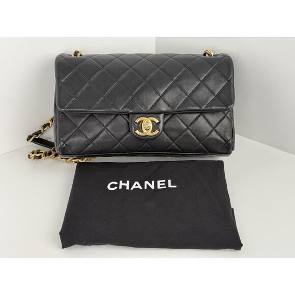Chanel Timeless Classic Flap Medium Quilted Leather Shoulder Bag Black with Gold - Picture 13 of 16